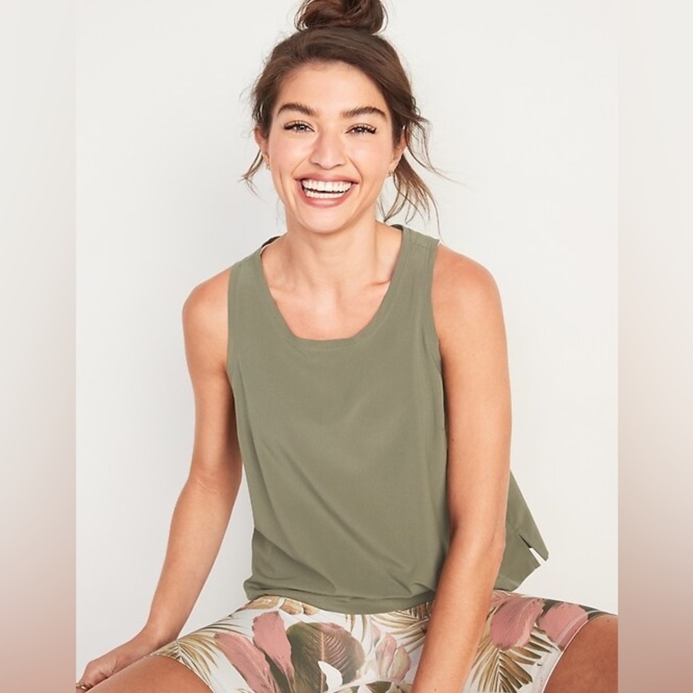 Old Navy StretchTech Sage Green Crop Tank